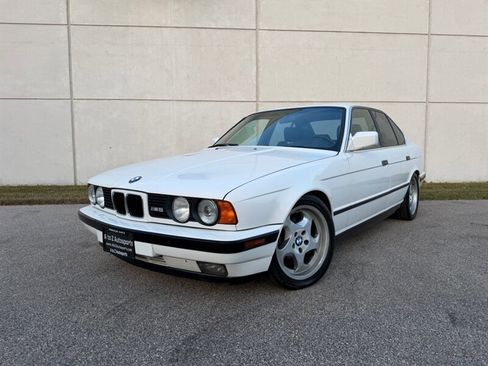 Used 1991 BMW M5 RWD image 2