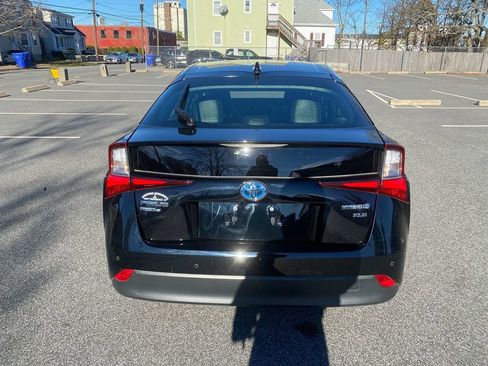 Used 2022 Toyota Prius XLE image 6