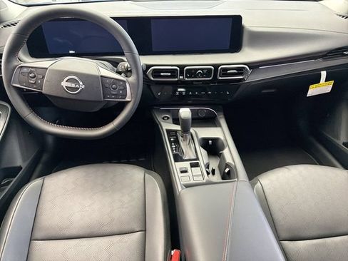 Used 2026 Nissan Sentra SR w/ SR Premium Package FWD image 2
