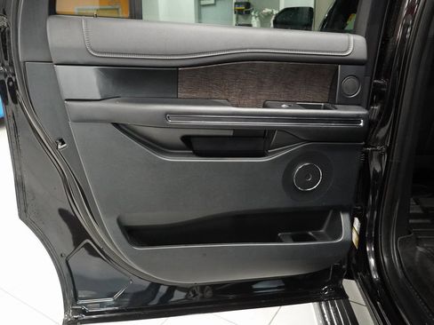 Used 2021 Ford Expedition Max Limited image 26