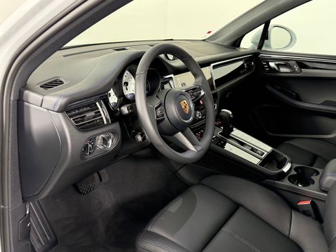 New 2026 Porsche Macan S image 4