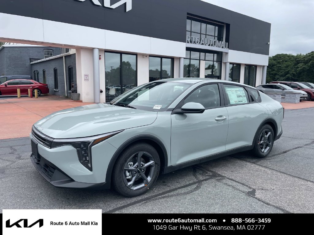 New 2026 Kia K4 FWD image 1