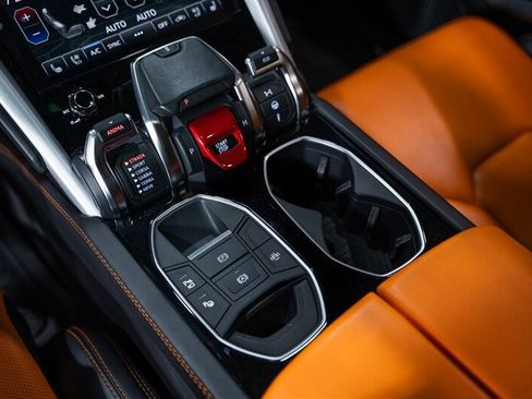Used 2021 Lamborghini Urus AWD/4WD image 53