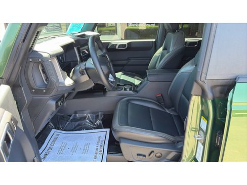 Used 2025 Ford Bronco Outer Banks AWD/4WD image 8