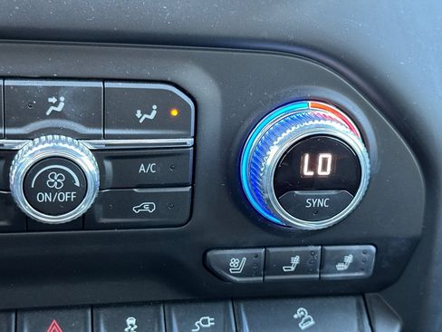 Used 2022 GMC Sierra 2500 AT4 w/ AT4 Premium Plus Package image 30