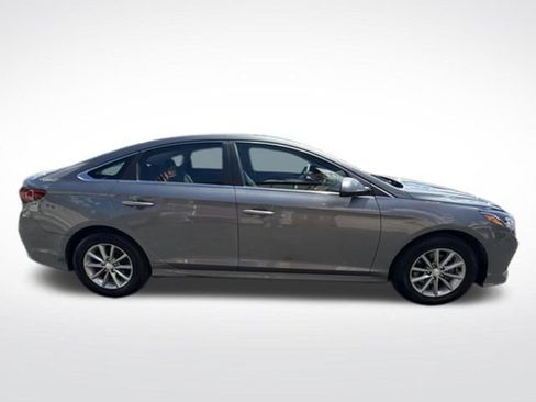 Used 2019 Hyundai Sonata SE FWD image 2