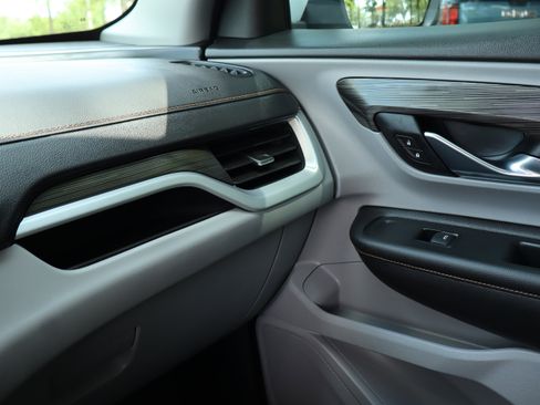 Used 2021 GMC Terrain SLT w/ LPO, Floor Liner Package FWD image 33