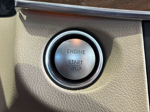 Used 2014 Mercedes-Benz E 350 4MATIC Sedan image 29