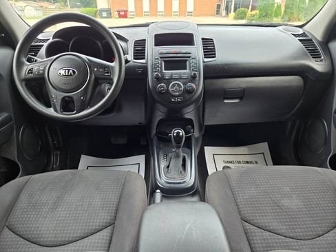 Used 2013 Kia Soul FWD image 34