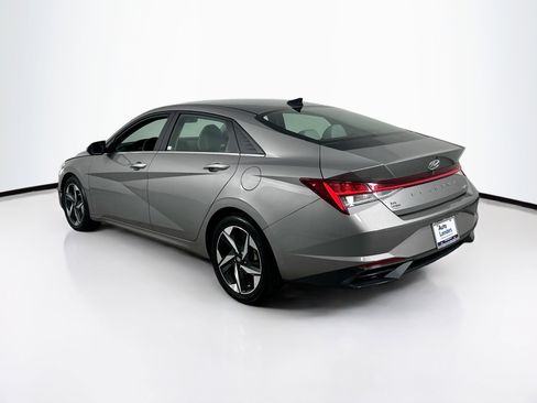 Used 2023 Hyundai Elantra Limited image 7