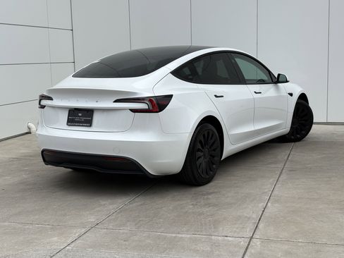 Used 2025 Tesla Model 3 Long Range image 7
