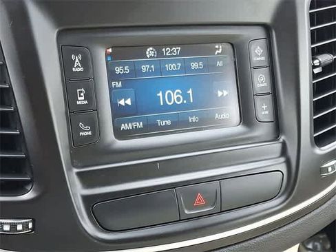 Used 2016 Chrysler 200 Limited image 19