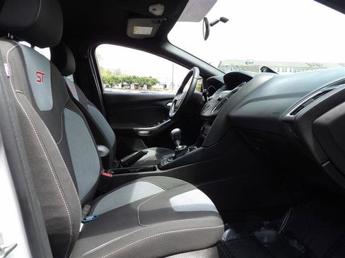 Used 2018 Ford Focus ST image 14