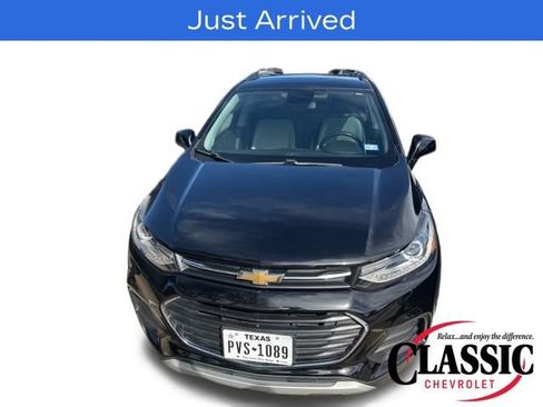 Used 2020 Chevrolet Trax LT w/ LT Convenience Package image 27
