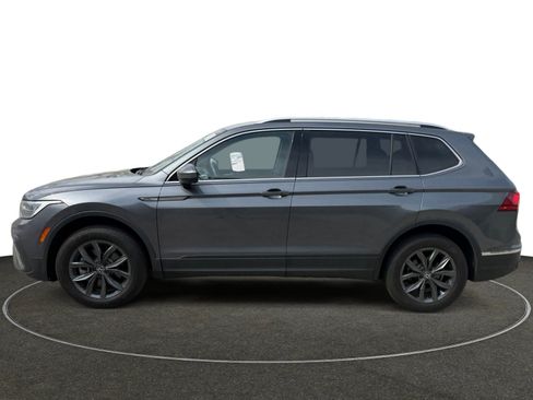 Used 2022 Volkswagen Tiguan SE AWD/4WD image 2