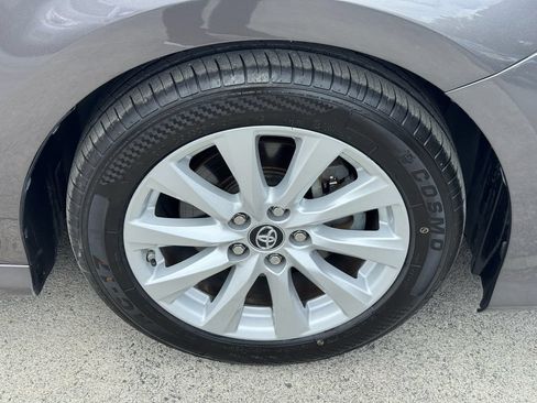 Used 2018 Toyota Camry LE FWD image 13