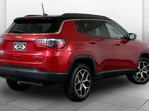 Used 2025 Jeep Compass Limited AWD/4WD image 13