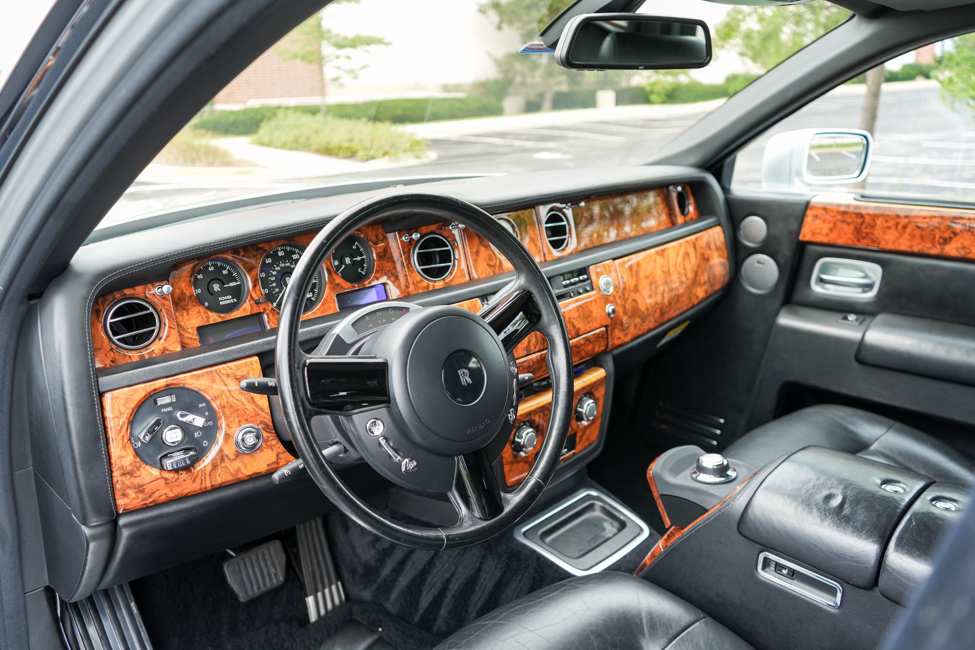 Used 2005 Rolls-Royce Phantom Sedan RWD image 12