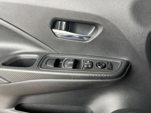 Used 2025 Nissan Versa SV FWD image 18