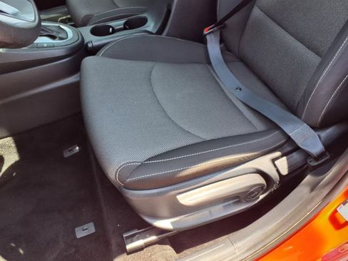 Used 2022 Kia Forte LXS w/ LXS Technology Package FWD image 24