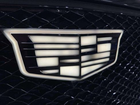 Used 2021 Cadillac Escalade Luxury image 18