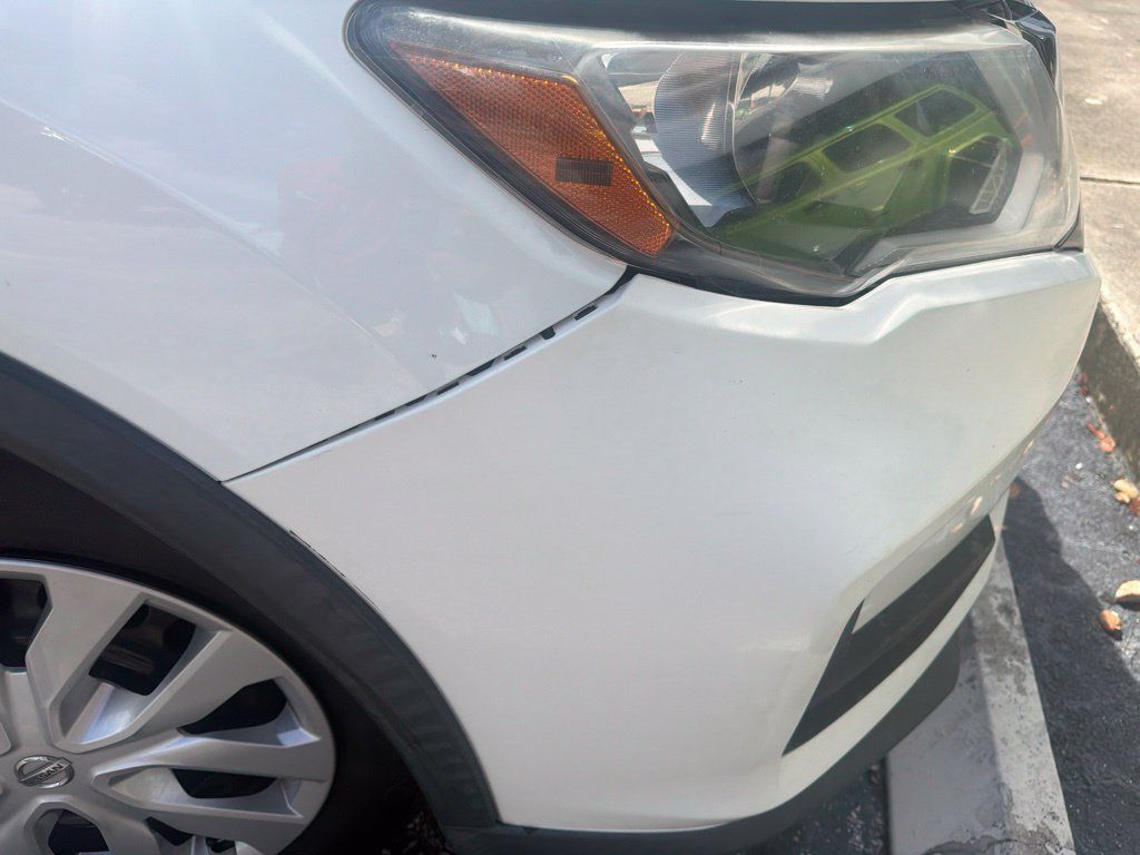 Used 2017 Nissan Rogue S w/ S Appearance Package FWD image 20