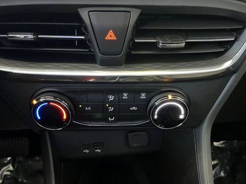 Used 2025 Buick Encore GX Preferred FWD image 15