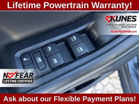 Used 2023 Jeep Grand Cherokee Laredo image 15