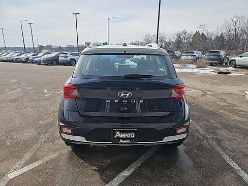 New 2026 Hyundai Venue SEL FWD image 4