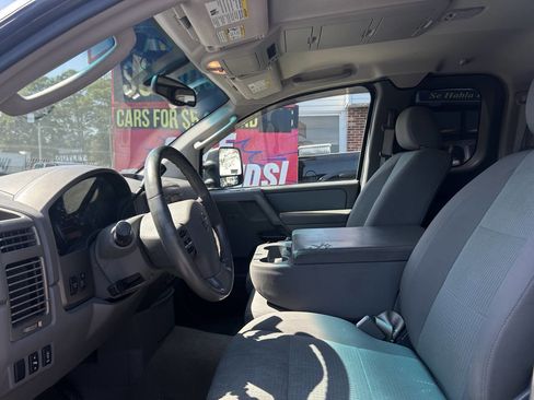 Used 2005 Nissan Titan SE w/ (R02) SE Off-Road Pkg image 9