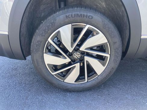 New 2026 Volkswagen Atlas SEL image 11