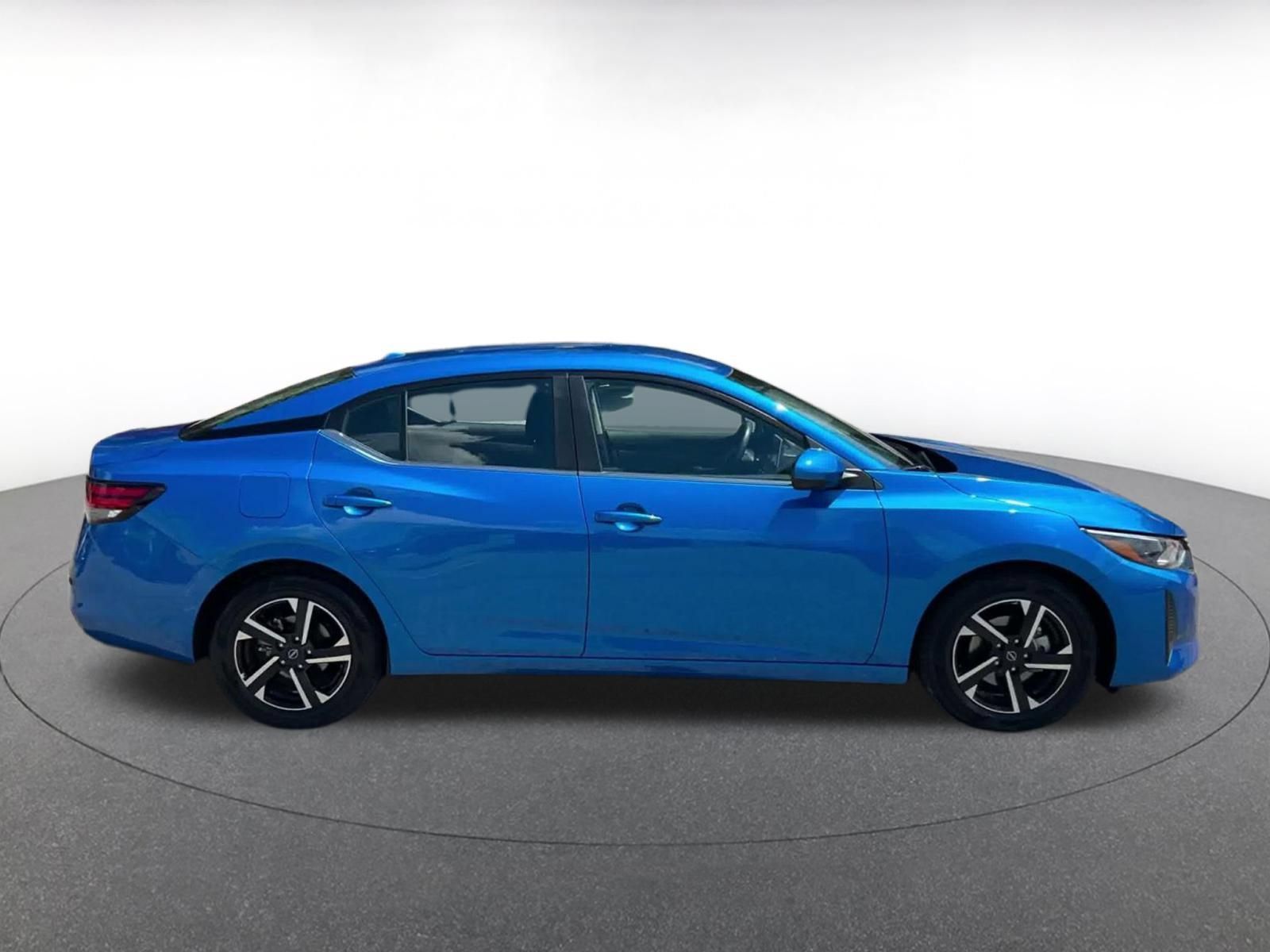 Used 2025 Nissan Sentra SV FWD image 15