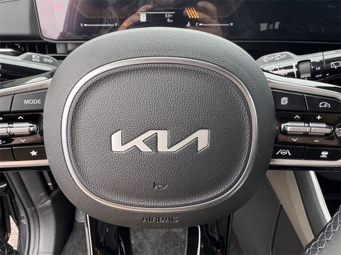 New 2026 Kia Carnival image 17