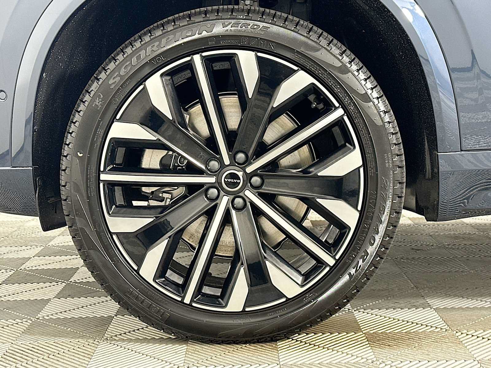 New 2026 Volvo XC90 T8 Plus w/ Protection Package Premier AWD/4WD image 30