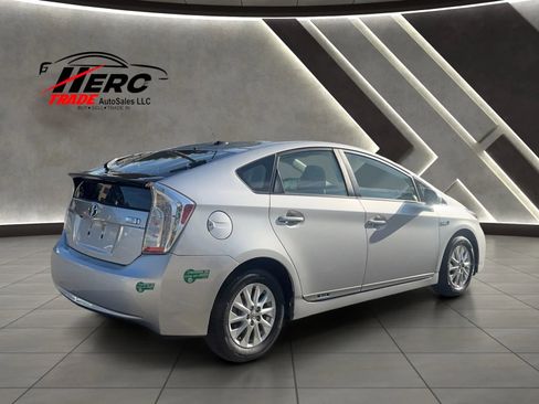 Used 2014 Toyota Prius Prime Plug-In Hybrid FWD image 4