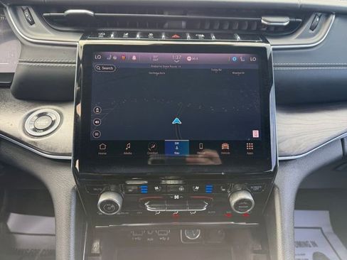 Used 2021 Jeep Grand Cherokee L Overland w/ Luxury Tech Group IV image 21