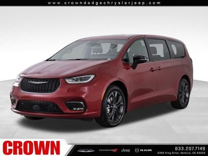 New 2026 Chrysler Pacifica Select