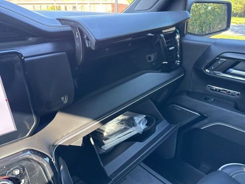 Used 2024 GMC Sierra 1500 AT4X image 30