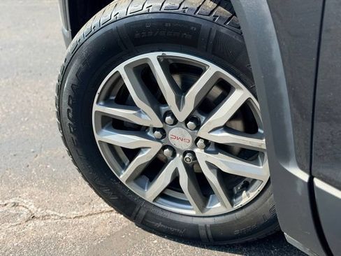 Used 2017 GMC Acadia SLE AWD/4WD image 30
