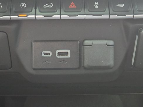 Used 2025 Chevrolet Silverado 1500 Custom RWD image 22