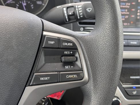 Used 2017 Hyundai Elantra SE FWD image 26