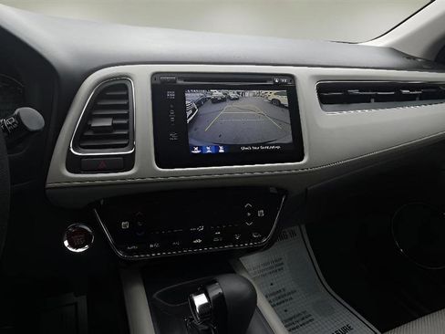 Used 2018 Honda HR-V EX image 15