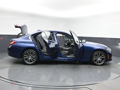 Used 2019 BMW 330i xDrive Sedan w/ Premium Package AWD/4WD image 30