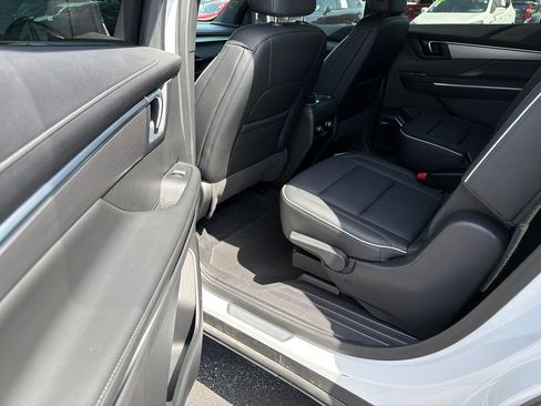 Used 2025 Buick Enclave Preferred FWD image 14