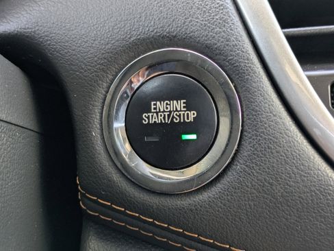 Used 2019 Chevrolet Trax LT w/ LT Convenience Package image 25