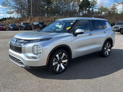Used 2025 Mitsubishi Outlander SE