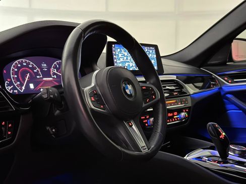 Used 2019 BMW M550i xDrive w/ Dynamic Handling Package AWD/4WD image 21