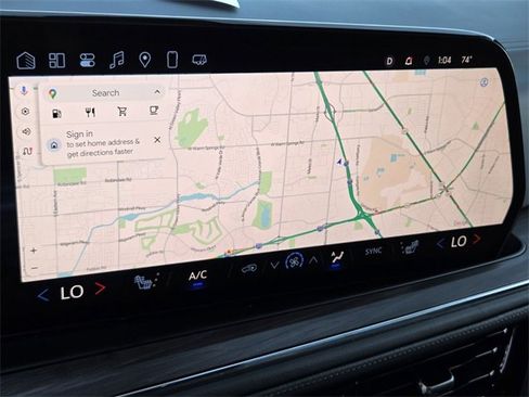 Used 2025 Chevrolet Suburban Z71 image 24