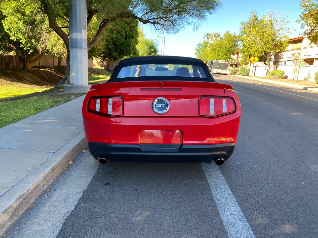 Used 2010 Ford Mustang GT RWD image 9