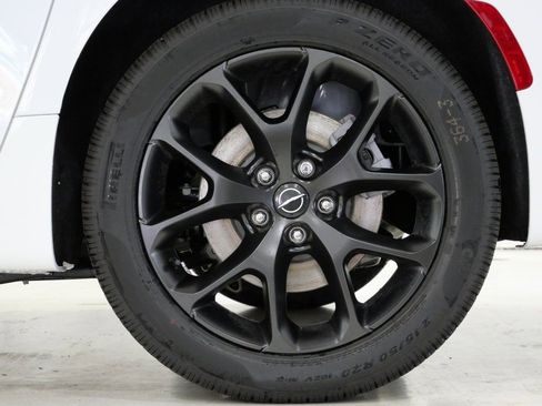 New 2026 Chrysler Pacifica Limited w/ S Appearance Package image 10